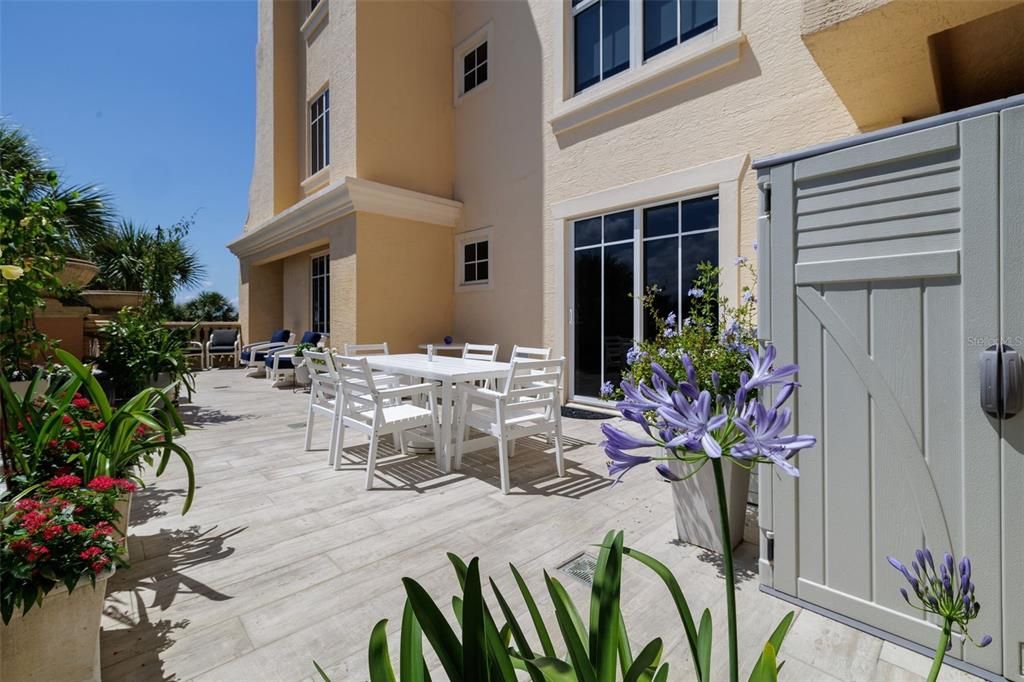 For Sale: $1,574,000 (4 beds, 3 baths, 2620 Square Feet)
