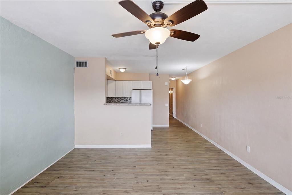 For Sale: $80,000 (1 beds, 1 baths, 595 Square Feet)