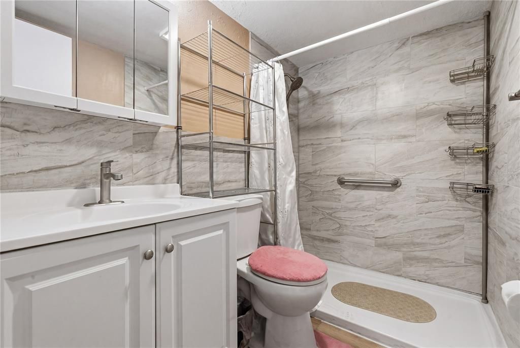 For Sale: $80,000 (1 beds, 1 baths, 595 Square Feet)