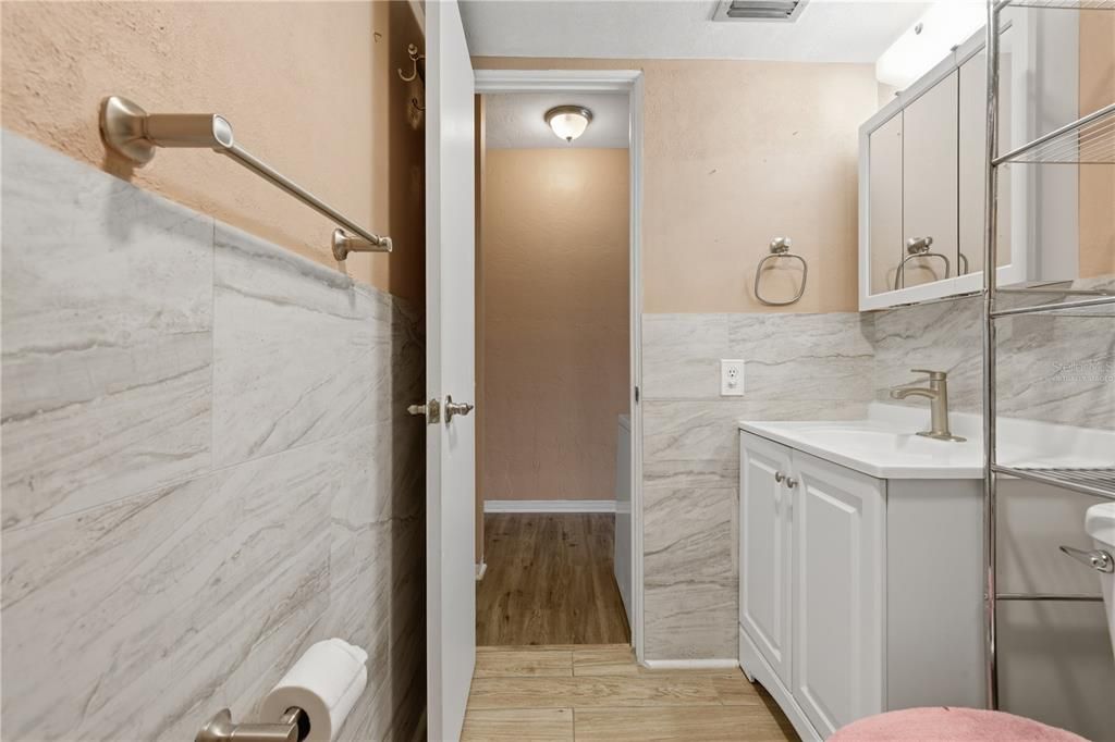 For Sale: $80,000 (1 beds, 1 baths, 595 Square Feet)