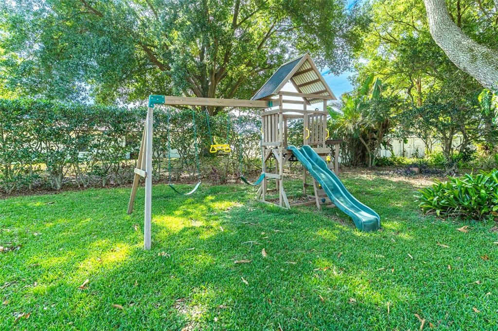 For Sale: $425,000 (4 beds, 2 baths, 2000 Square Feet)