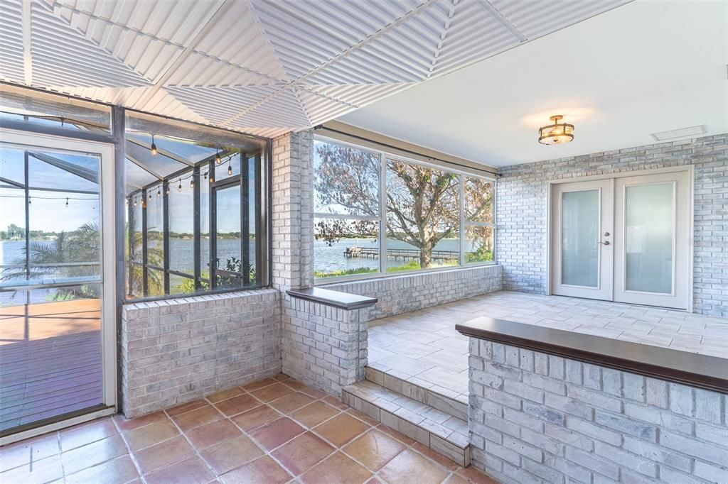 For Sale: $425,000 (4 beds, 2 baths, 2000 Square Feet)