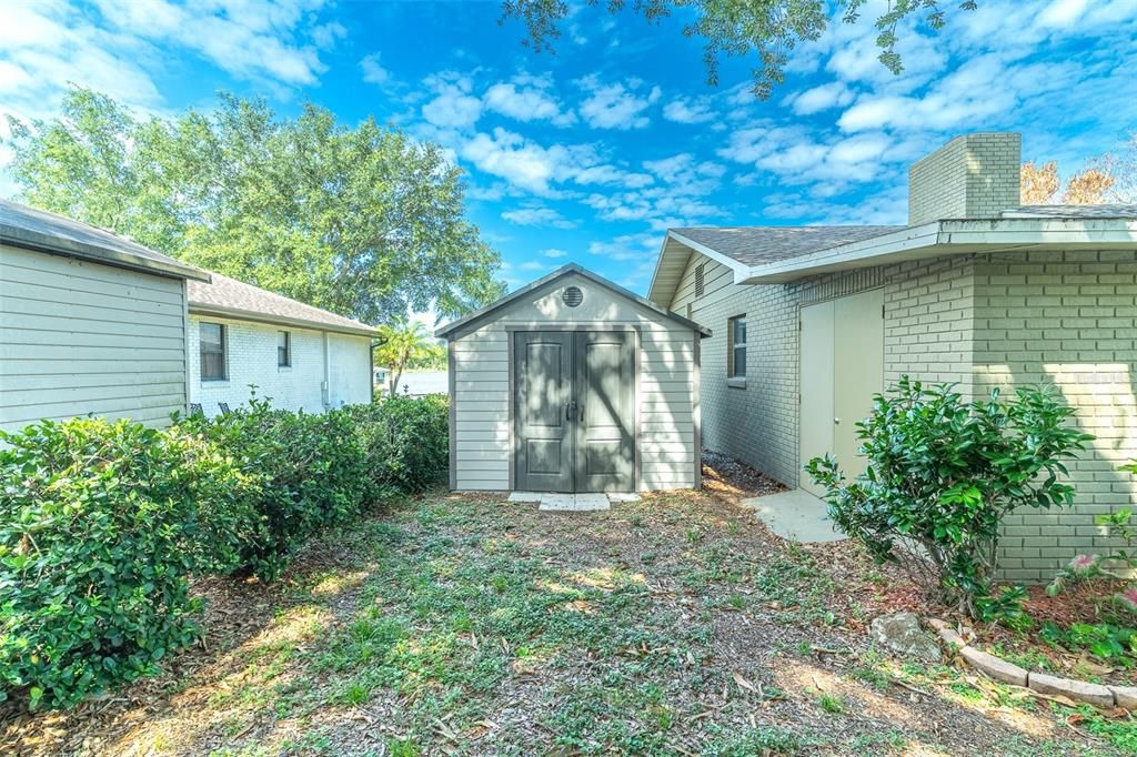 For Sale: $425,000 (4 beds, 2 baths, 2000 Square Feet)