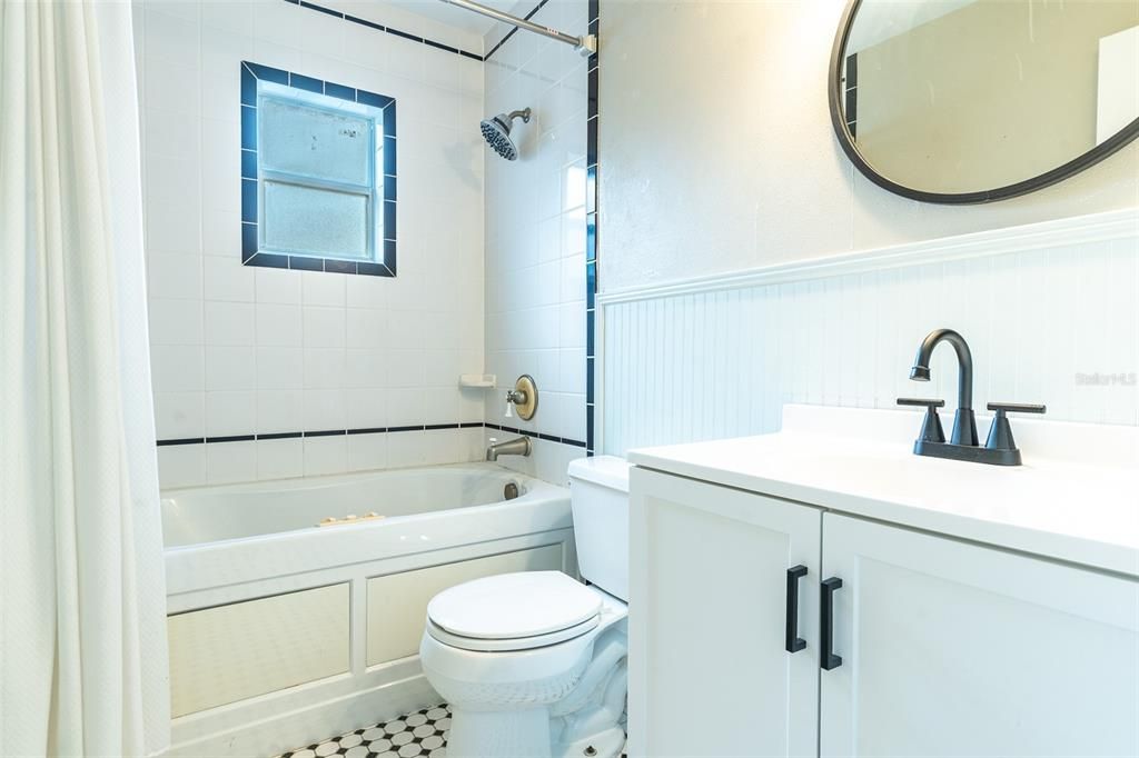 For Sale: $425,000 (4 beds, 2 baths, 2000 Square Feet)