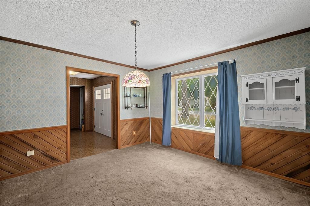 Activo con contrato: $249,000 (4 camas, 2 baños, 2700 Pies cuadrados)