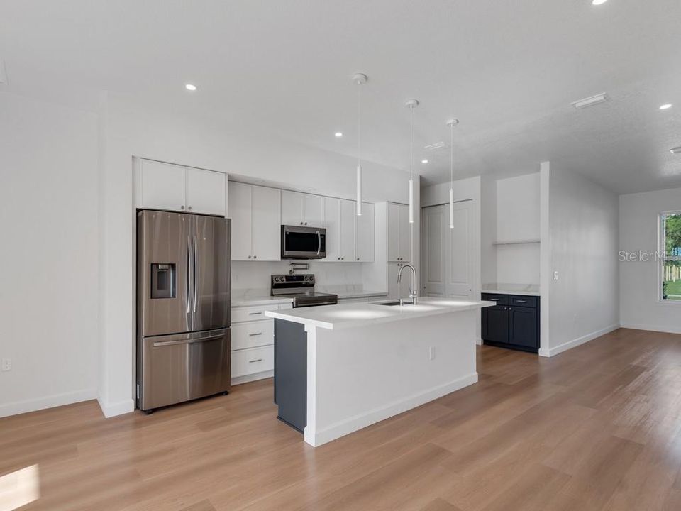 На продажу: $405,000 (4 спален, 3 ванн, 2144 Квадратных фут)
