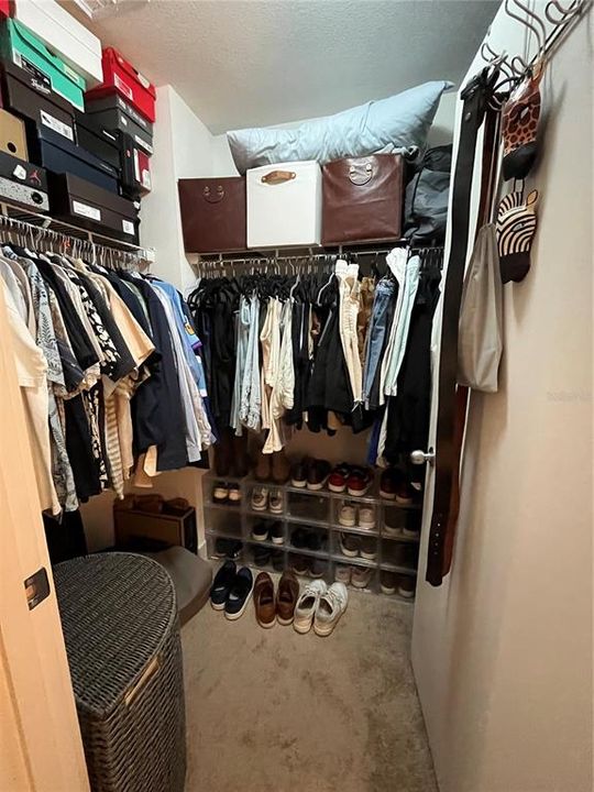 Activo con contrato: $2,200 (1 camas, 1 baños, 800 Pies cuadrados)