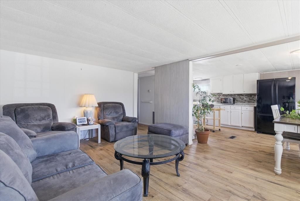 На продажу: $155,000 (2 спален, 2 ванн, 920 Квадратных фут)