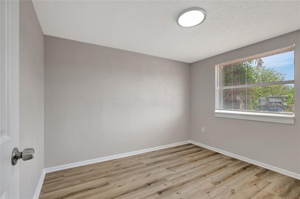 Activo con contrato: $249,900 (3 camas, 1 baños, 851 Pies cuadrados)