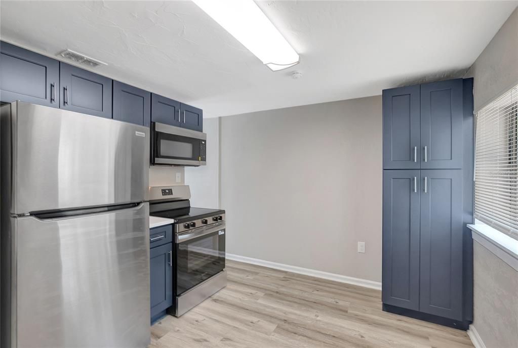Activo con contrato: $249,900 (3 camas, 1 baños, 851 Pies cuadrados)