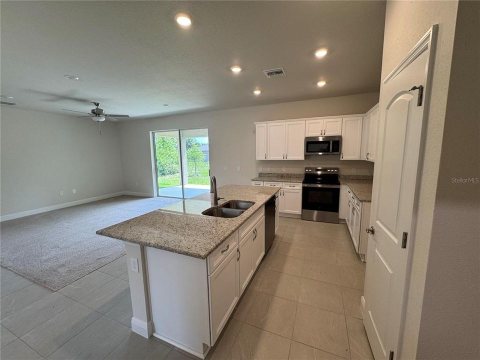 En Venta: $359,900 (4 camas, 2 baños, 1859 Pies cuadrados)