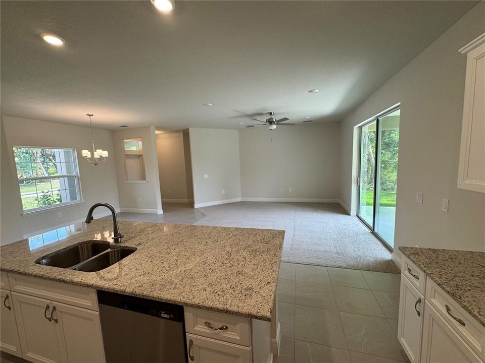 En Venta: $359,900 (4 camas, 2 baños, 1859 Pies cuadrados)