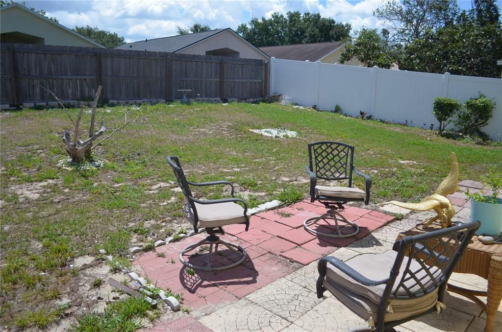 Activo con contrato: $325,000 (3 camas, 2 baños, 1233 Pies cuadrados)