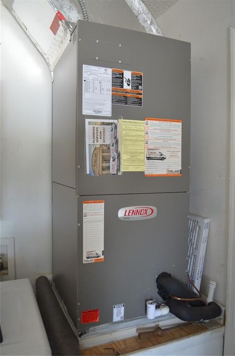 Activo con contrato: $325,000 (3 camas, 2 baños, 1233 Pies cuadrados)