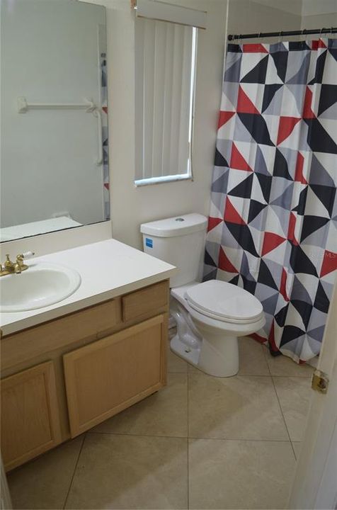 Activo con contrato: $325,000 (3 camas, 2 baños, 1233 Pies cuadrados)