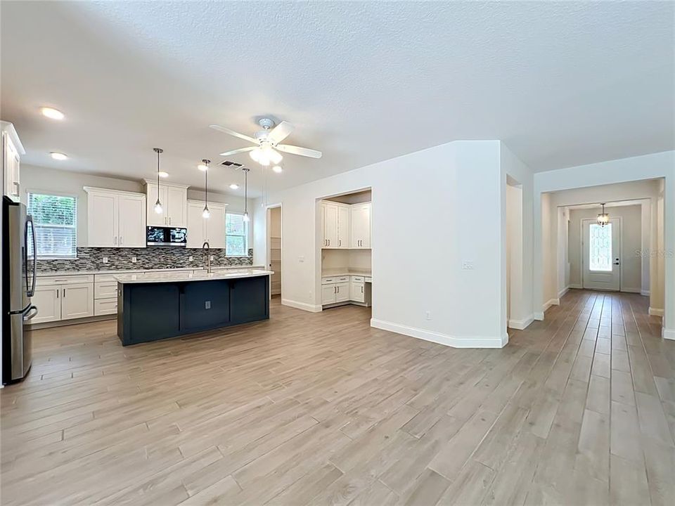 En Venta: $1,187,000 (6 camas, 4 baños, 4176 Pies cuadrados)
