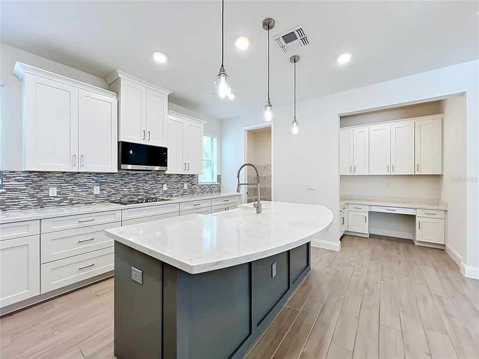 En Venta: $1,187,000 (6 camas, 4 baños, 4176 Pies cuadrados)