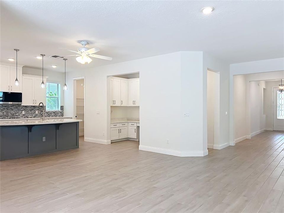 En Venta: $1,187,000 (6 camas, 4 baños, 4176 Pies cuadrados)