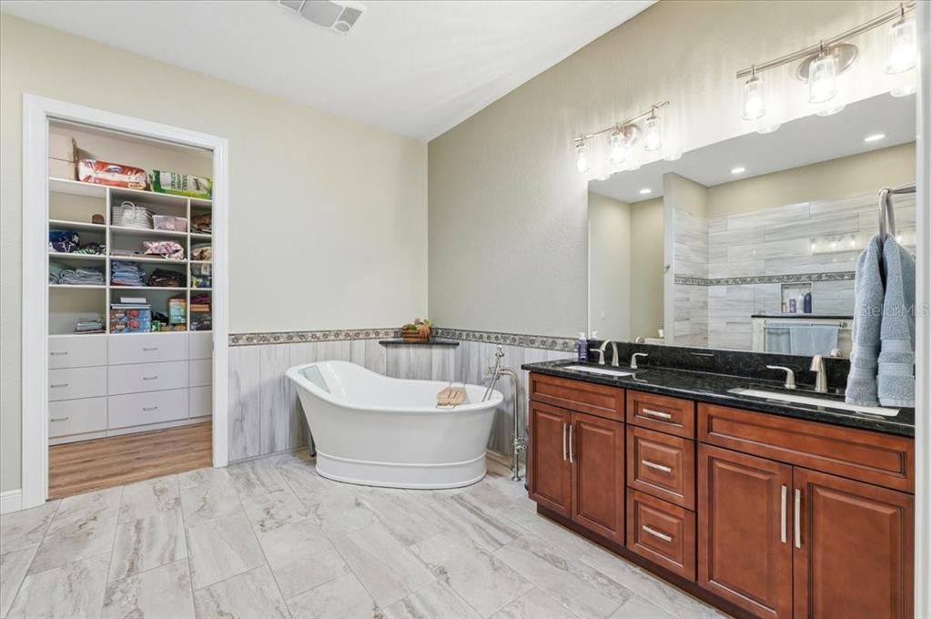 For Sale: $599,000 (2 beds, 2 baths, 1794 Square Feet)