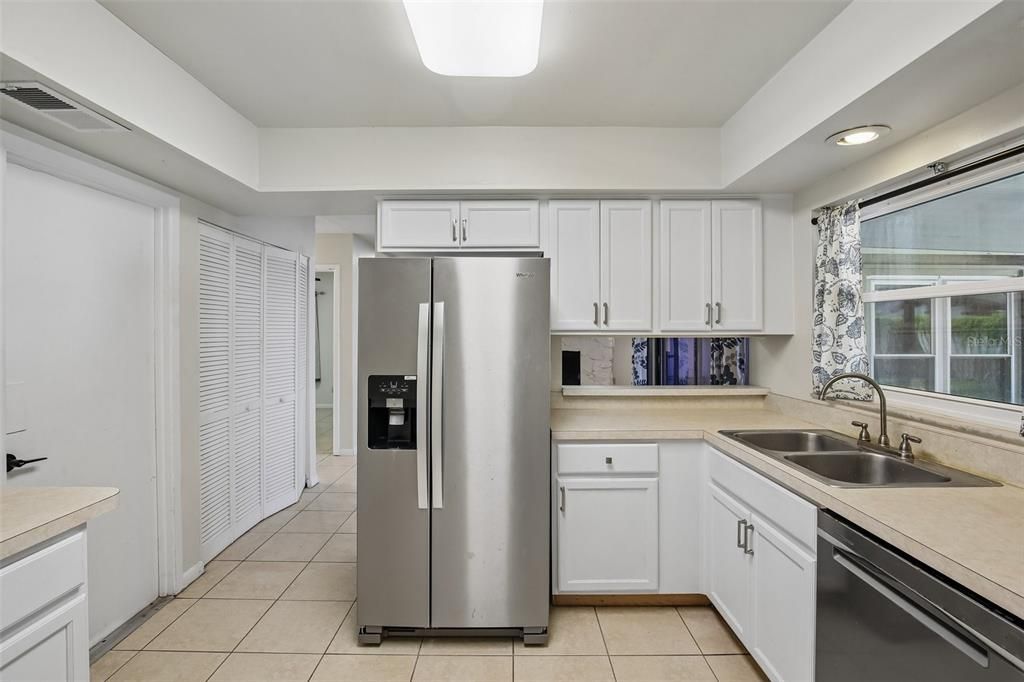 Activo con contrato: $315,000 (3 camas, 2 baños, 1173 Pies cuadrados)