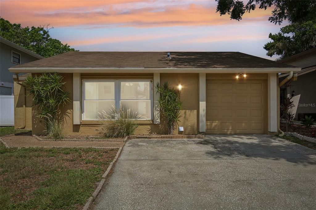 Activo con contrato: $315,000 (3 camas, 2 baños, 1173 Pies cuadrados)