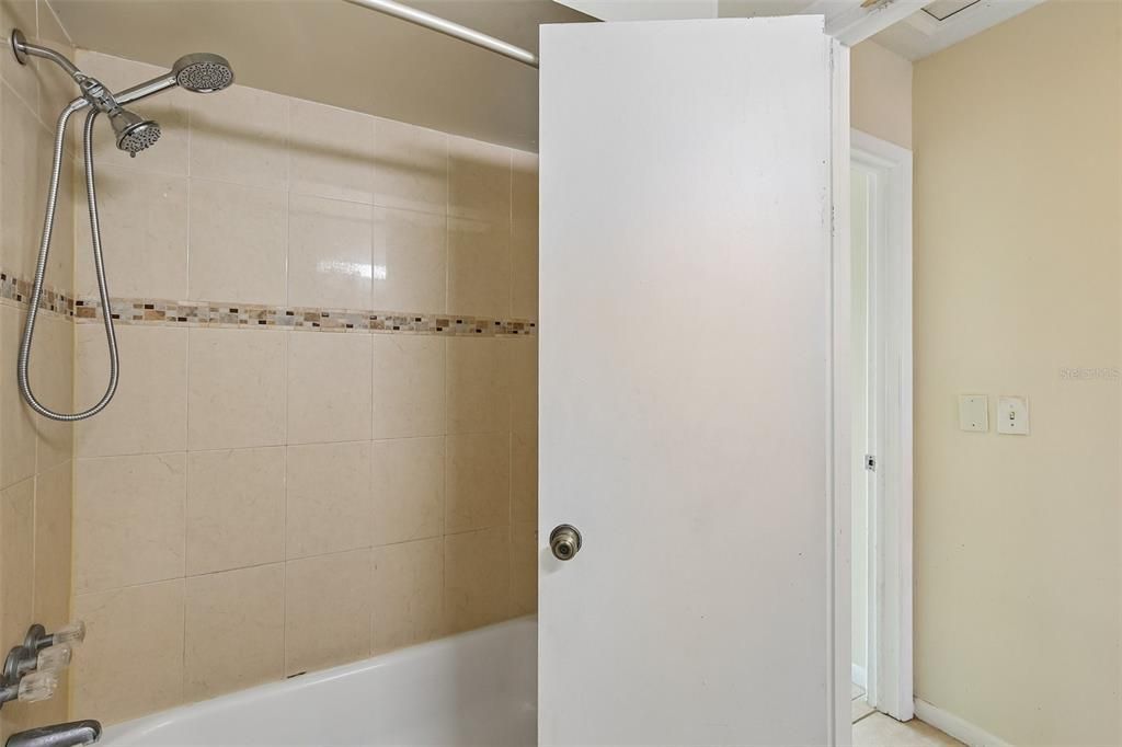 Activo con contrato: $315,000 (3 camas, 2 baños, 1173 Pies cuadrados)