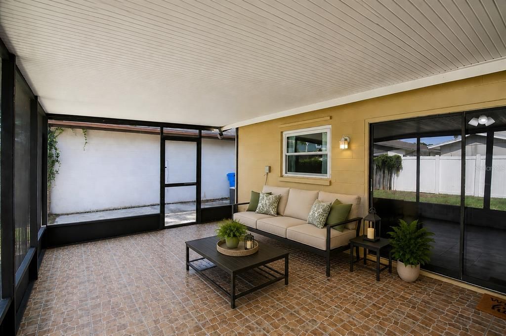Activo con contrato: $315,000 (3 camas, 2 baños, 1173 Pies cuadrados)