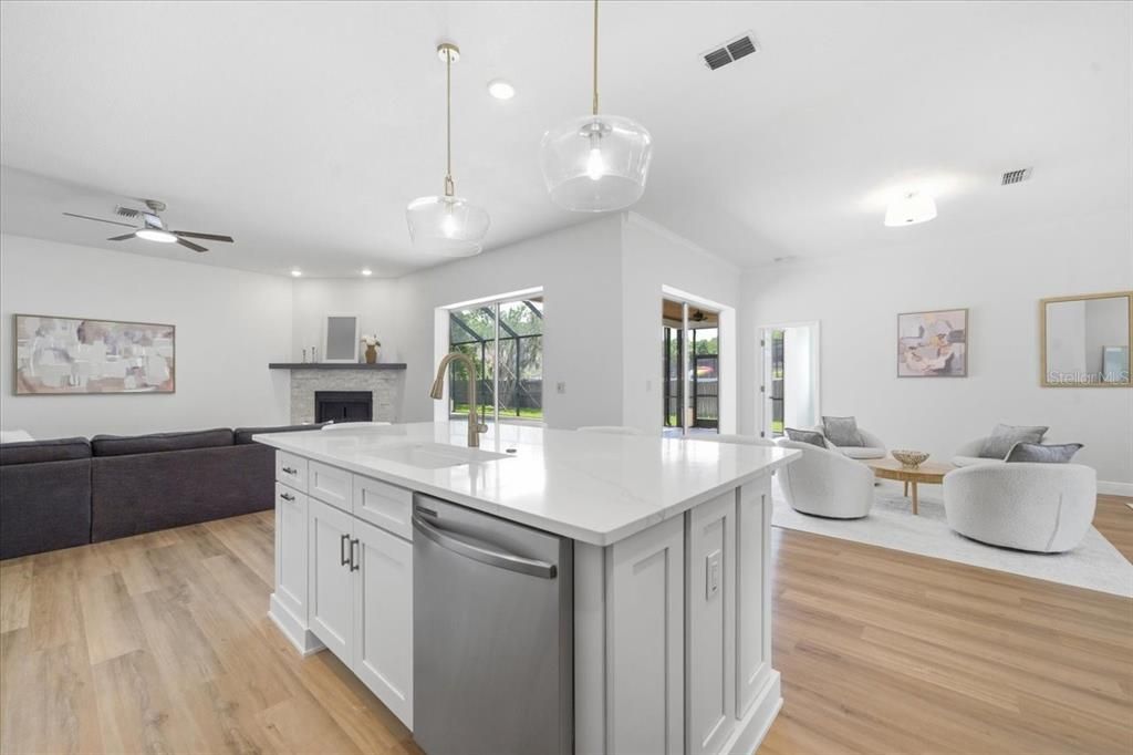 Activo con contrato: $629,000 (5 camas, 3 baños, 2613 Pies cuadrados)