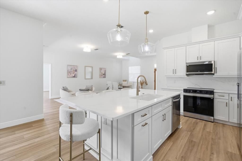Activo con contrato: $629,000 (5 camas, 3 baños, 2613 Pies cuadrados)