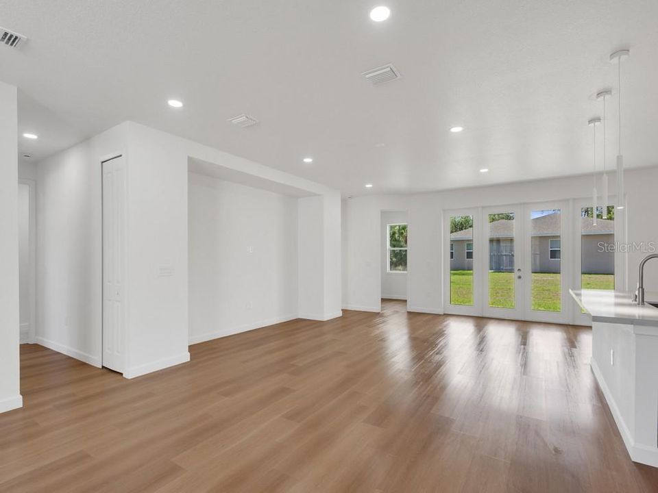 Active With Contract: $399,000 (4 beds, 3 baths, 2144 Square Feet)