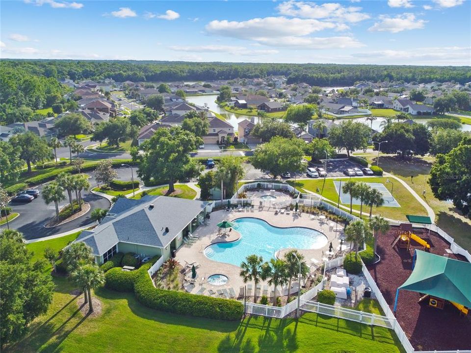 Activo con contrato: $404,999 (3 camas, 2 baños, 1640 Pies cuadrados)