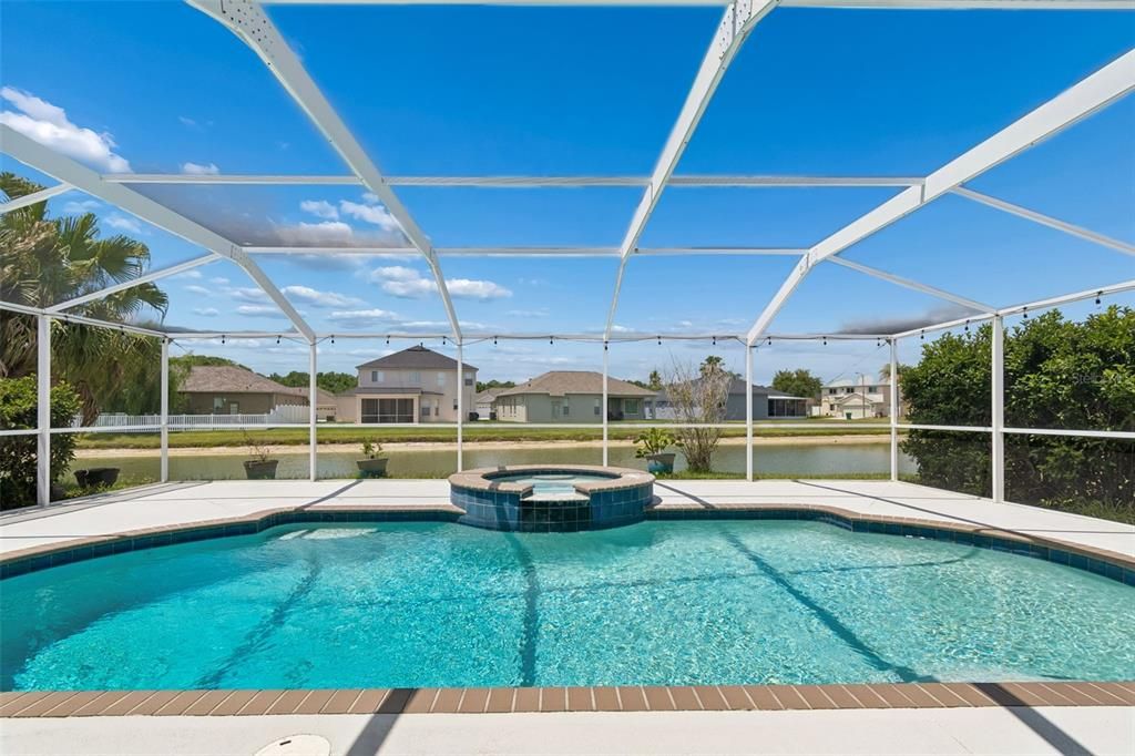 Activo con contrato: $404,999 (3 camas, 2 baños, 1640 Pies cuadrados)