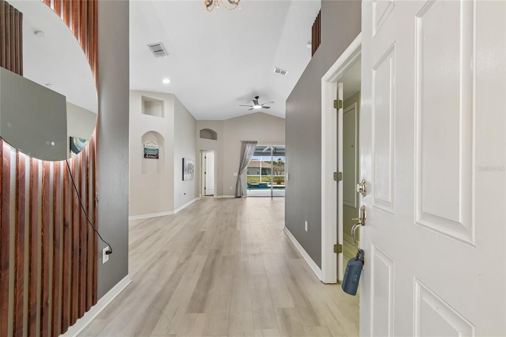 Activo con contrato: $404,999 (3 camas, 2 baños, 1640 Pies cuadrados)