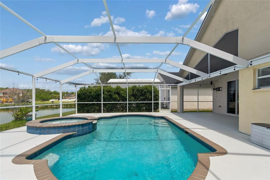 Activo con contrato: $404,999 (3 camas, 2 baños, 1640 Pies cuadrados)