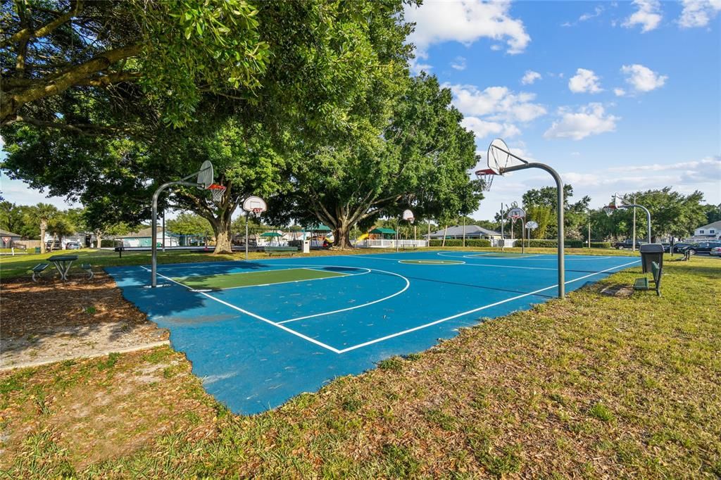 Activo con contrato: $404,999 (3 camas, 2 baños, 1640 Pies cuadrados)