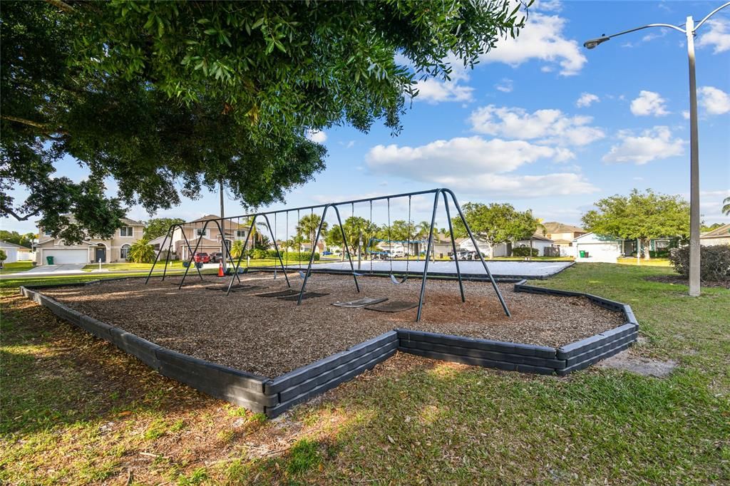 Activo con contrato: $404,999 (3 camas, 2 baños, 1640 Pies cuadrados)
