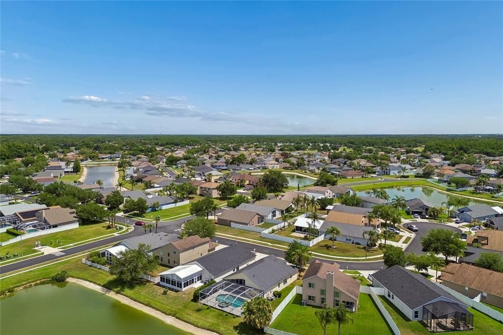 Activo con contrato: $404,999 (3 camas, 2 baños, 1640 Pies cuadrados)