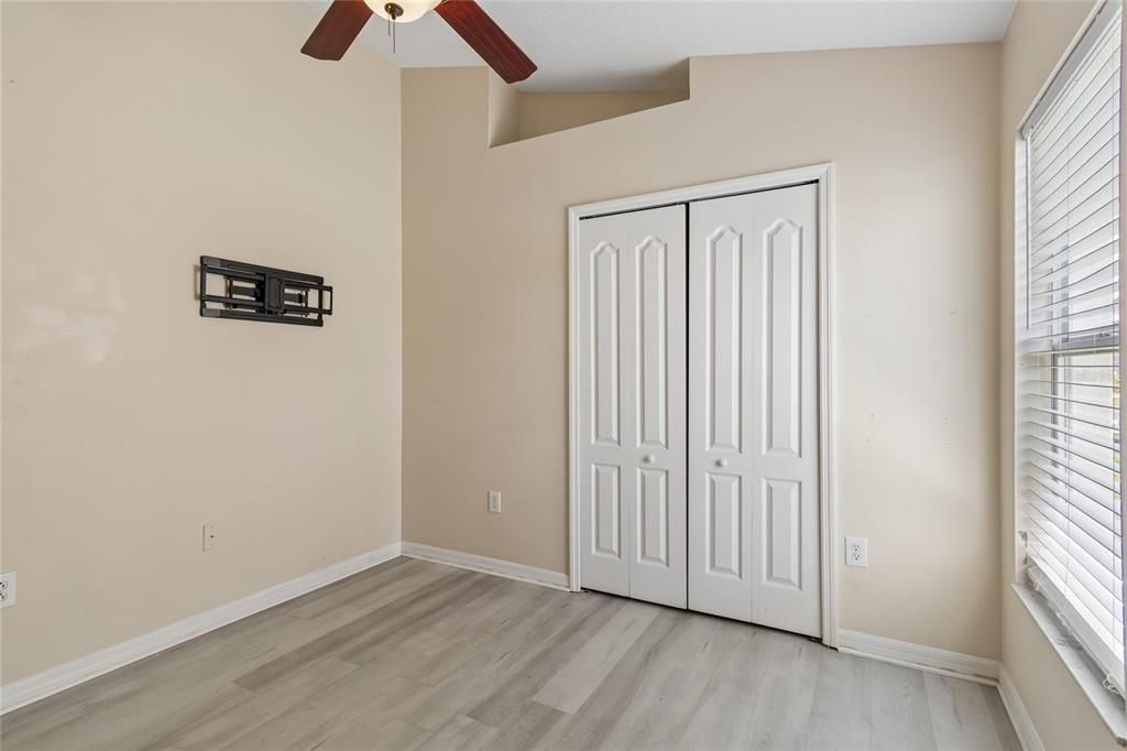 Activo con contrato: $404,999 (3 camas, 2 baños, 1640 Pies cuadrados)