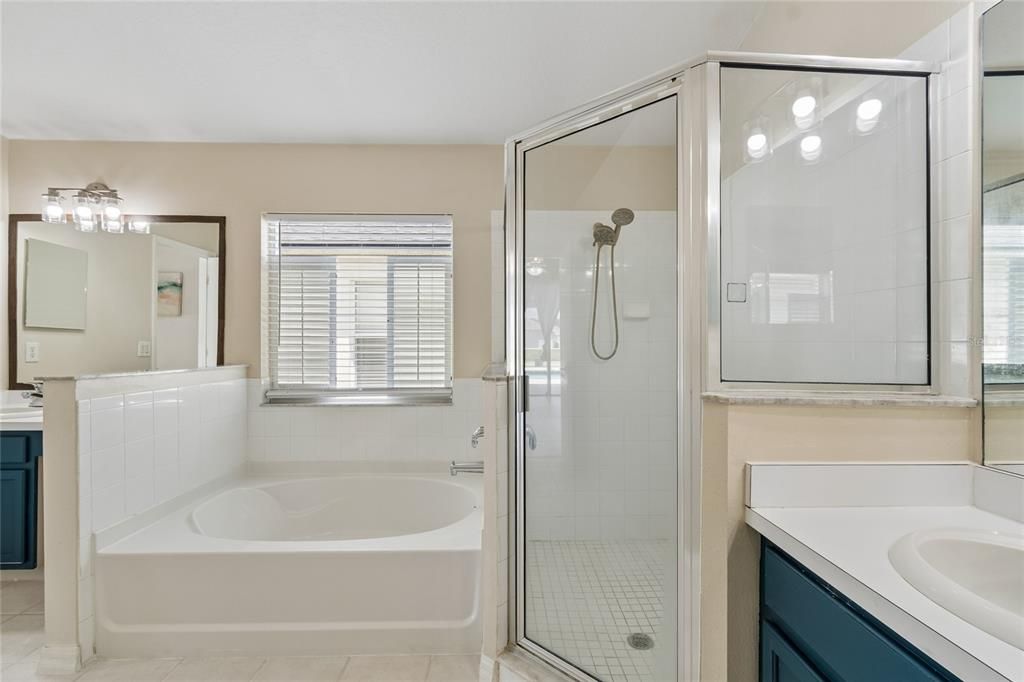 Activo con contrato: $404,999 (3 camas, 2 baños, 1640 Pies cuadrados)