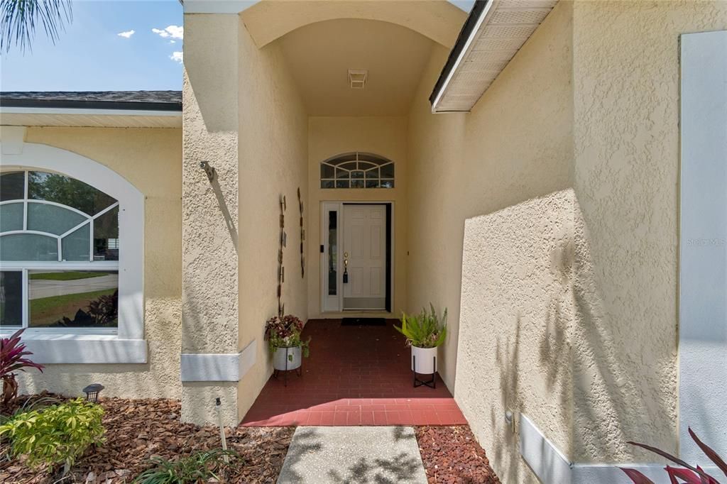 Activo con contrato: $404,999 (3 camas, 2 baños, 1640 Pies cuadrados)
