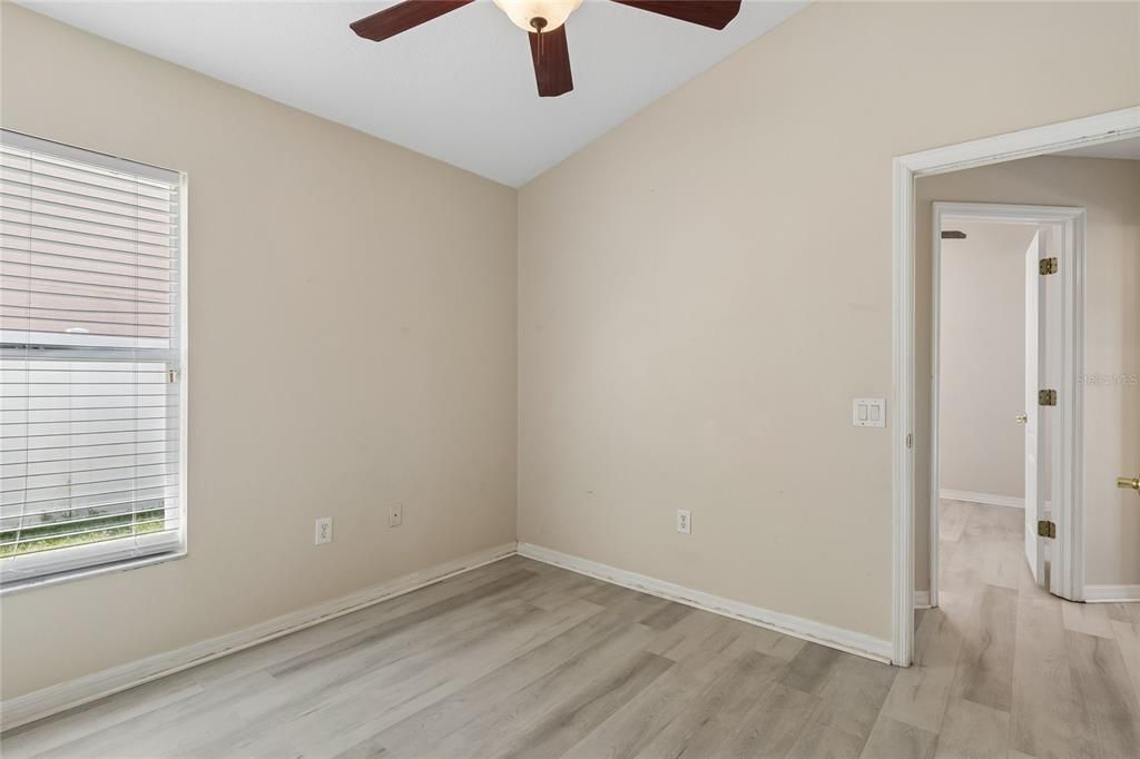 Activo con contrato: $404,999 (3 camas, 2 baños, 1640 Pies cuadrados)