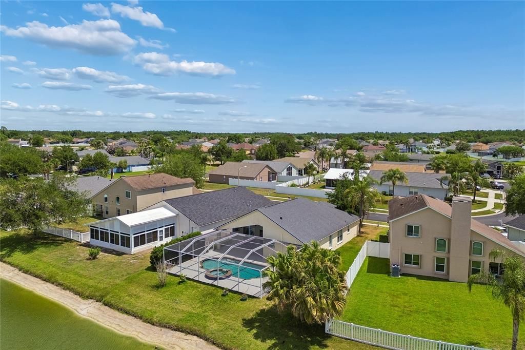 Activo con contrato: $404,999 (3 camas, 2 baños, 1640 Pies cuadrados)