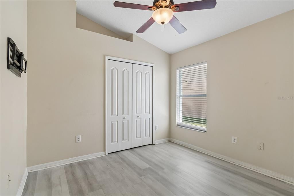 Activo con contrato: $404,999 (3 camas, 2 baños, 1640 Pies cuadrados)