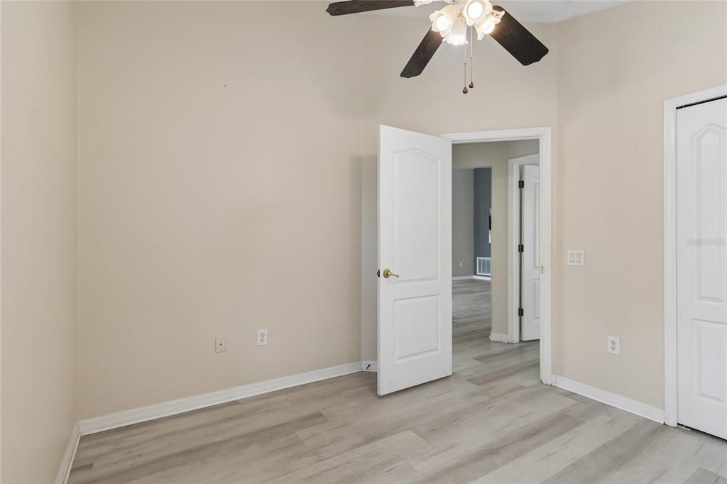 Activo con contrato: $404,999 (3 camas, 2 baños, 1640 Pies cuadrados)