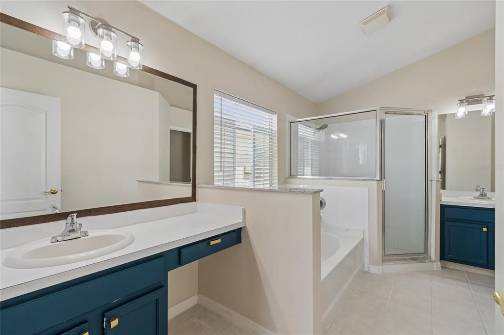 Activo con contrato: $404,999 (3 camas, 2 baños, 1640 Pies cuadrados)
