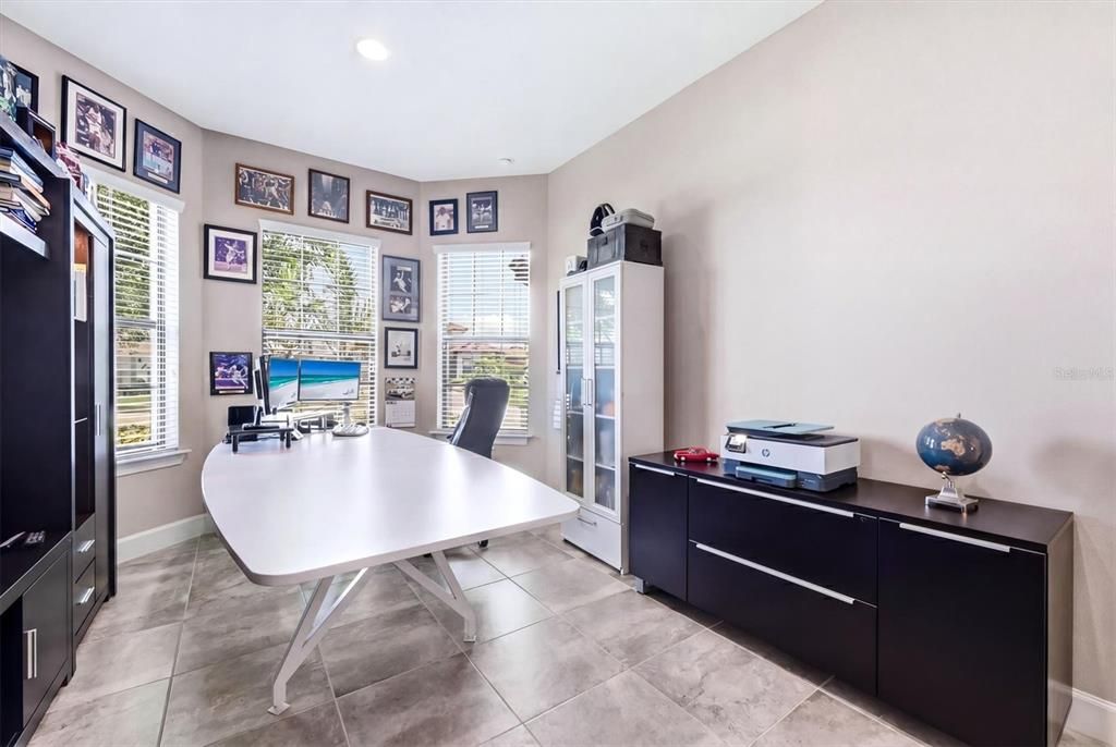 Activo con contrato: $1,034,000 (3 camas, 3 baños, 2403 Pies cuadrados)