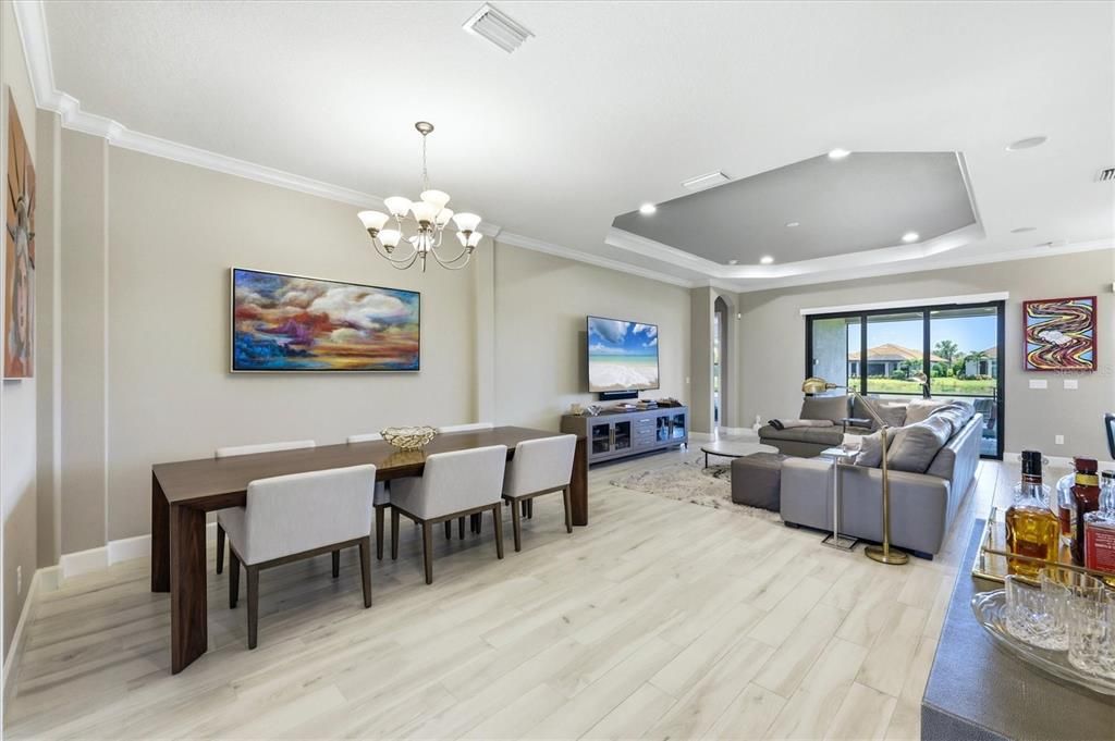 Activo con contrato: $1,034,000 (3 camas, 3 baños, 2403 Pies cuadrados)