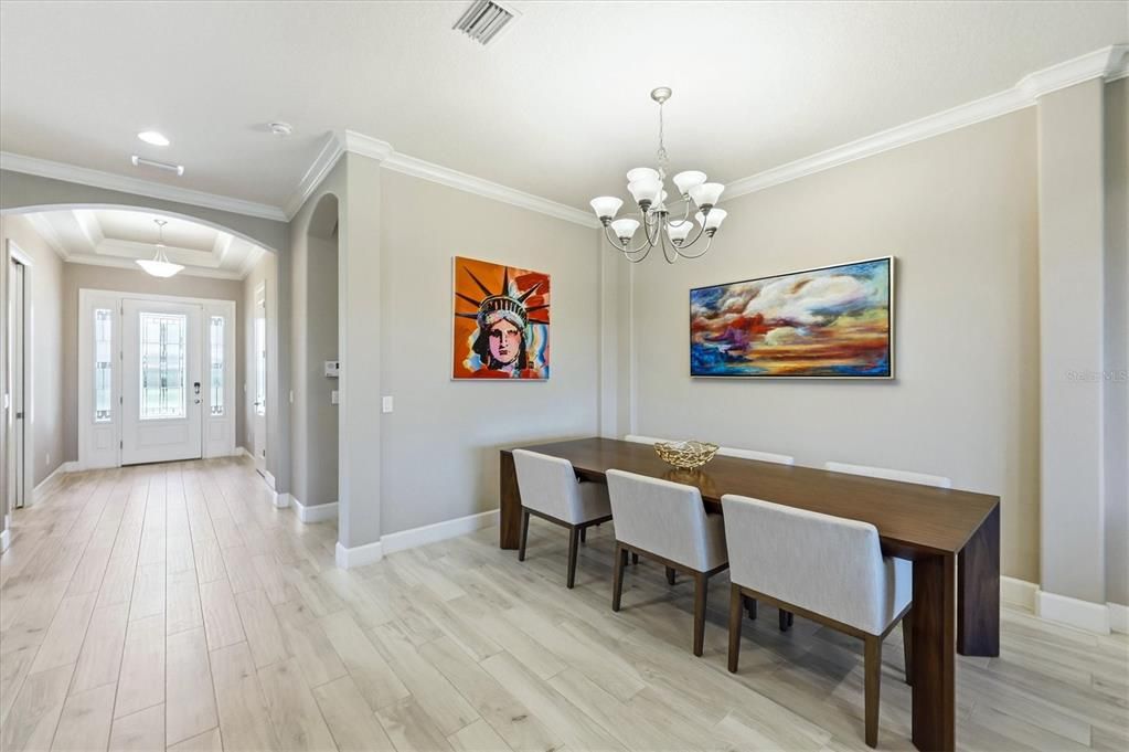 Activo con contrato: $1,034,000 (3 camas, 3 baños, 2403 Pies cuadrados)