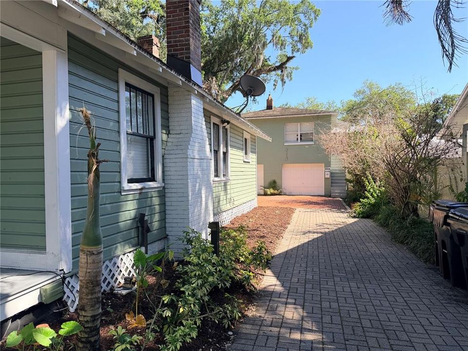 For Sale: $599,999 (4 beds, 0 baths, 1611 Square Feet)