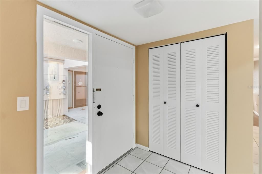 For Rent: $1,750 (2 beds, 2 baths, 897 Square Feet)